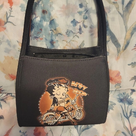 Betty Boop Clutch - Picture 2 of 9